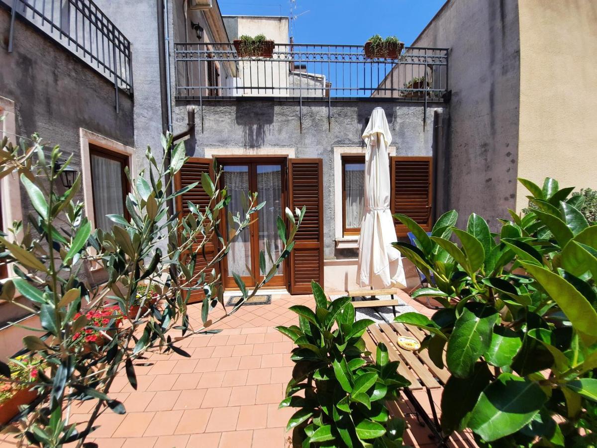 Il Borghetto Di San Giuseppe Etnarooms&Apartments Nicolosi Bagian luar foto