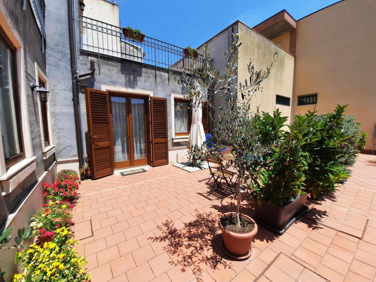 Il Borghetto Di San Giuseppe Etnarooms&Apartments Nicolosi Bagian luar foto
